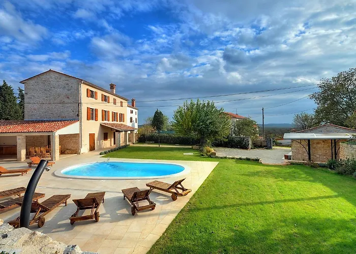 In Golas With Private Pool