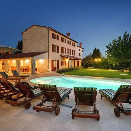 In Golas With Private Pool