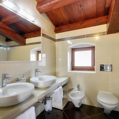 Σπίτι διακοπών In Golas With Private Pool Bale