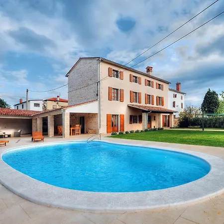 In Golas With Private Pool *