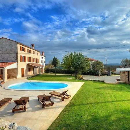 In Golas With Private Pool